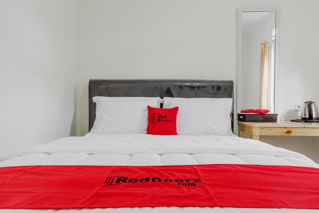 Reddoorz Near Upn Veteran 2* Jakarta