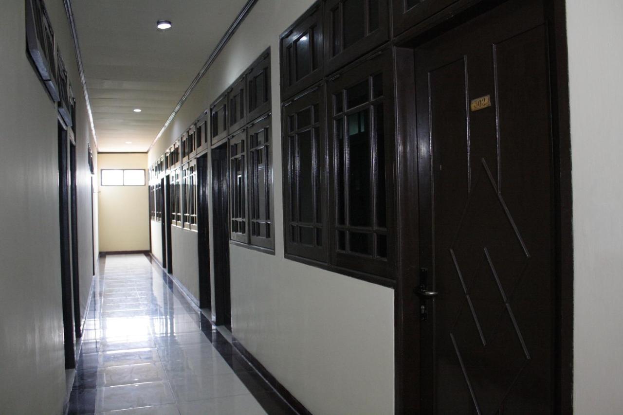 Hotel Vaccinated Staff - Oyo 181 Bintang Jakarta