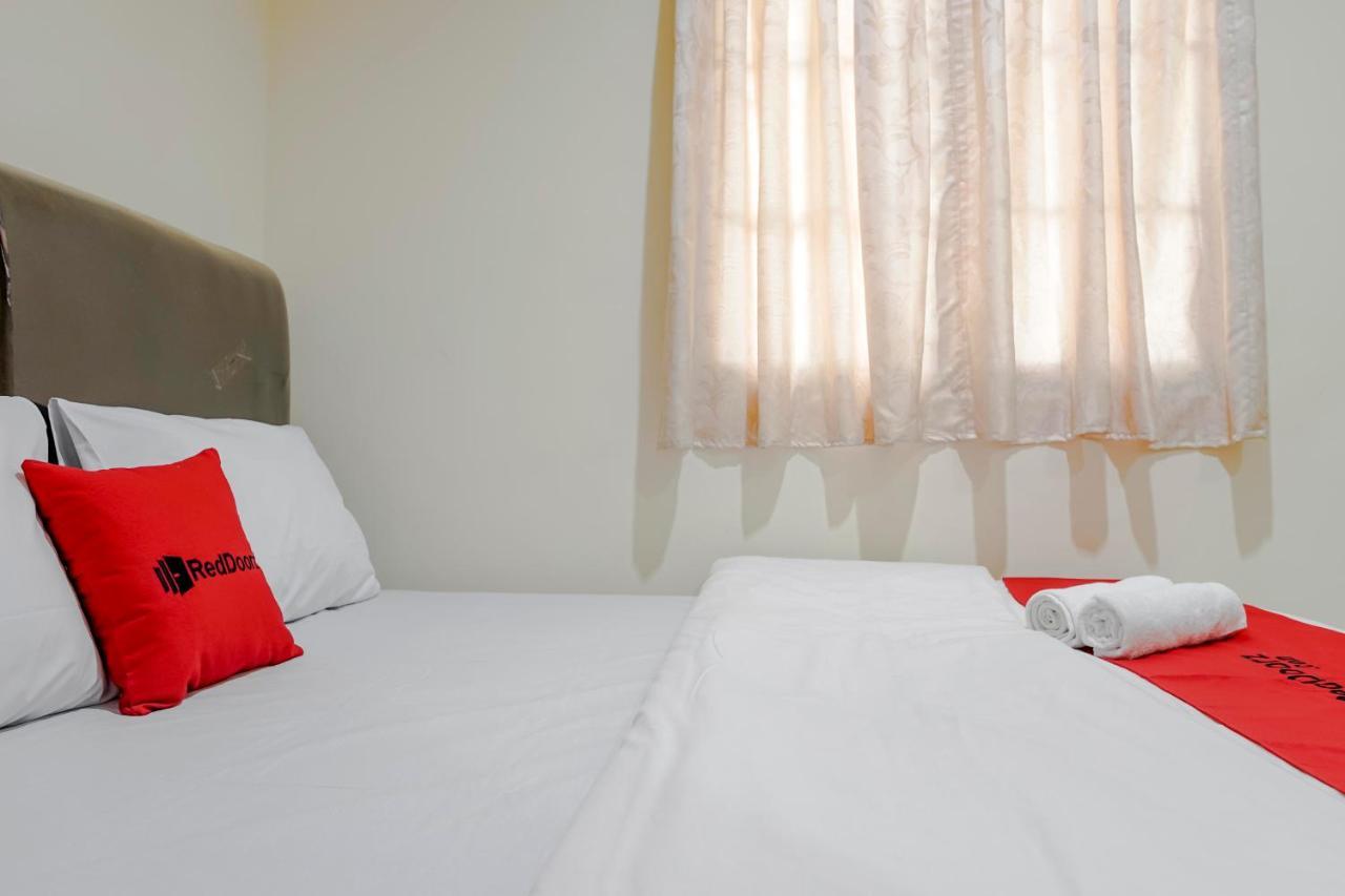 Wisma tamu Reddoorz @ Jalan Biak Roxy