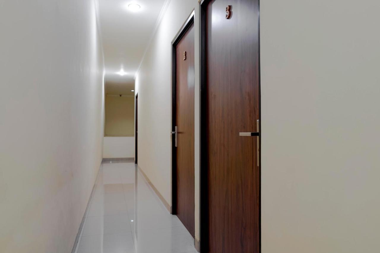 Reddoorz @ Jalan Biak Roxy 2*