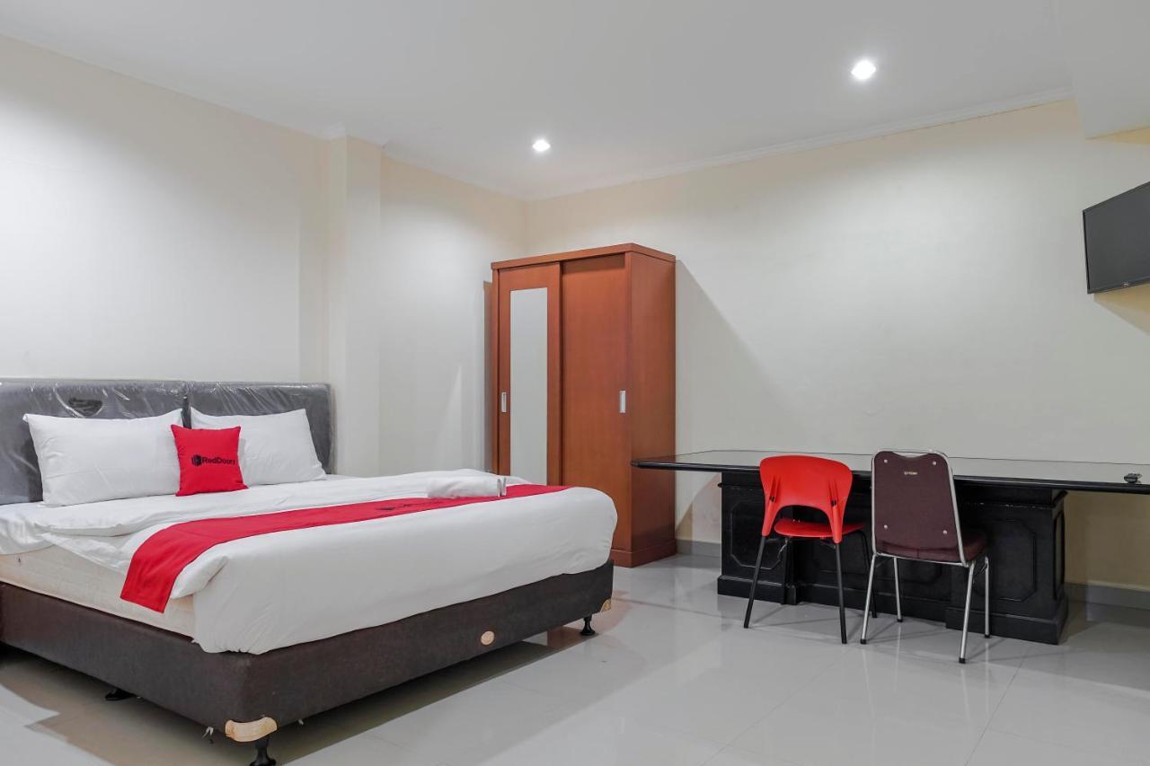 Wisma tamu Reddoorz @ Jalan Biak Roxy Jakarta