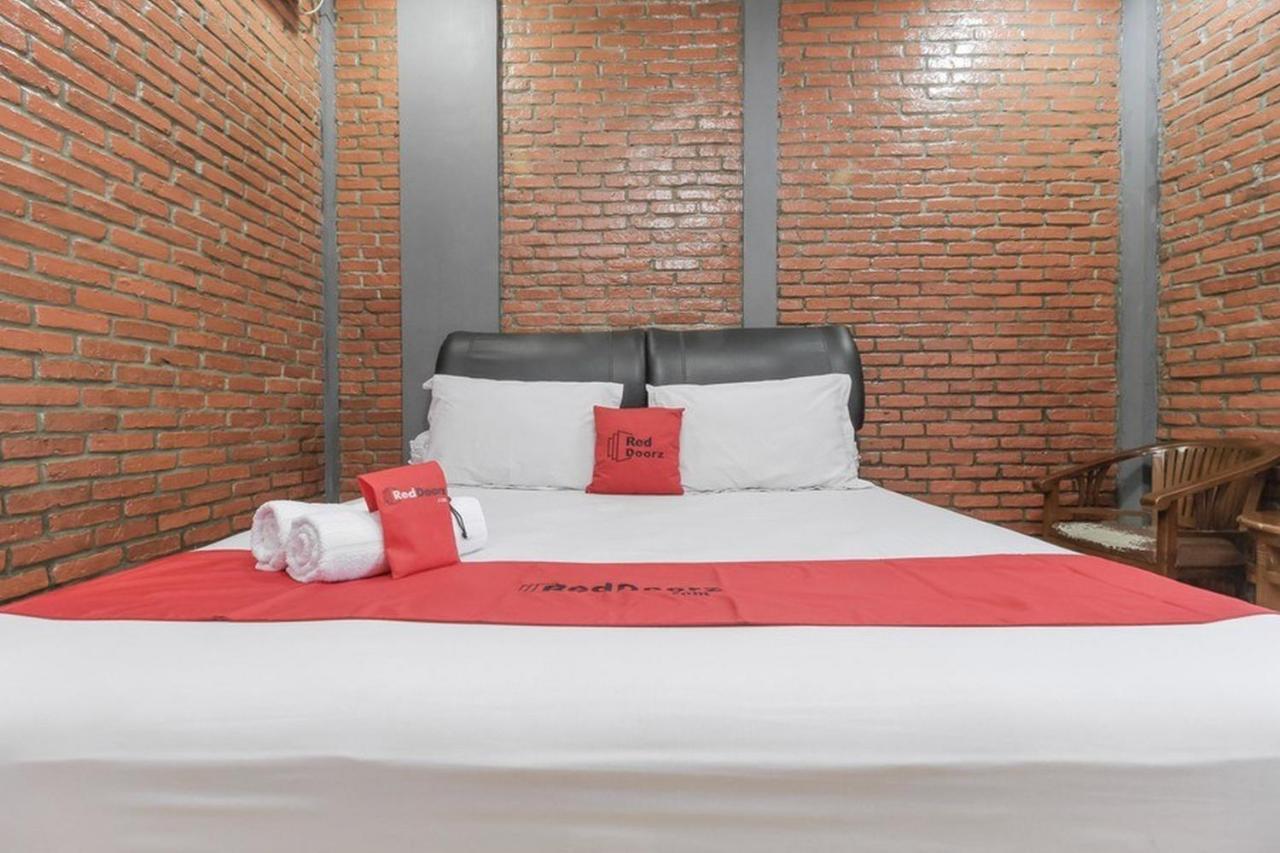 Reddoorz At Ampera Raya