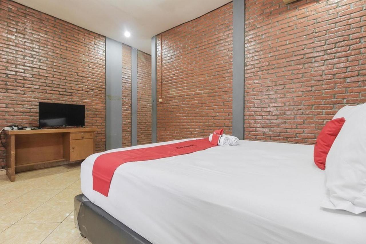 Reddoorz At Ampera Raya Wisma tamu