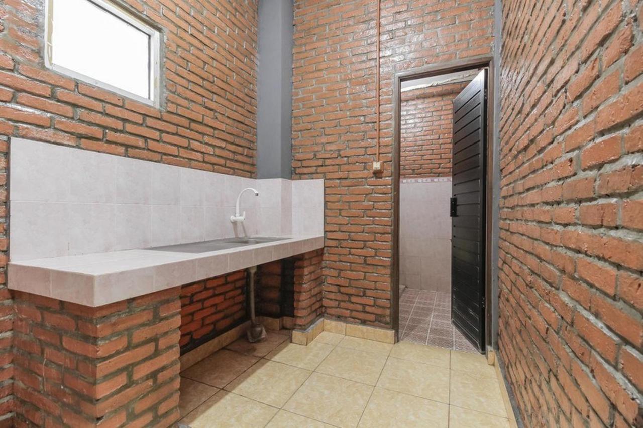 Casa de hóspedes Reddoorz At Ampera Raya Jacarta