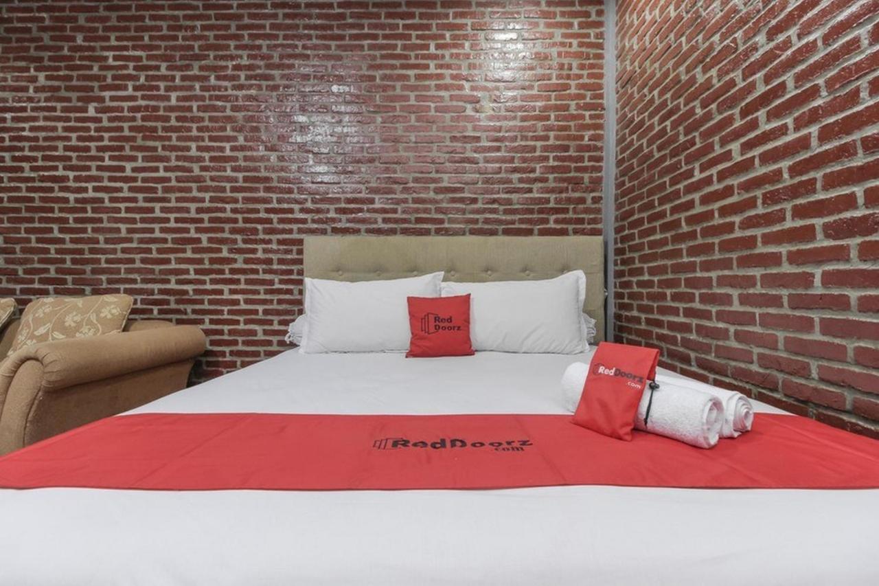 Reddoorz At Ampera Raya Casa de hóspedes