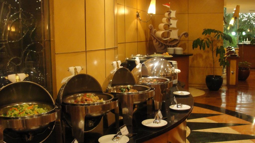 Oasis Amir 4*