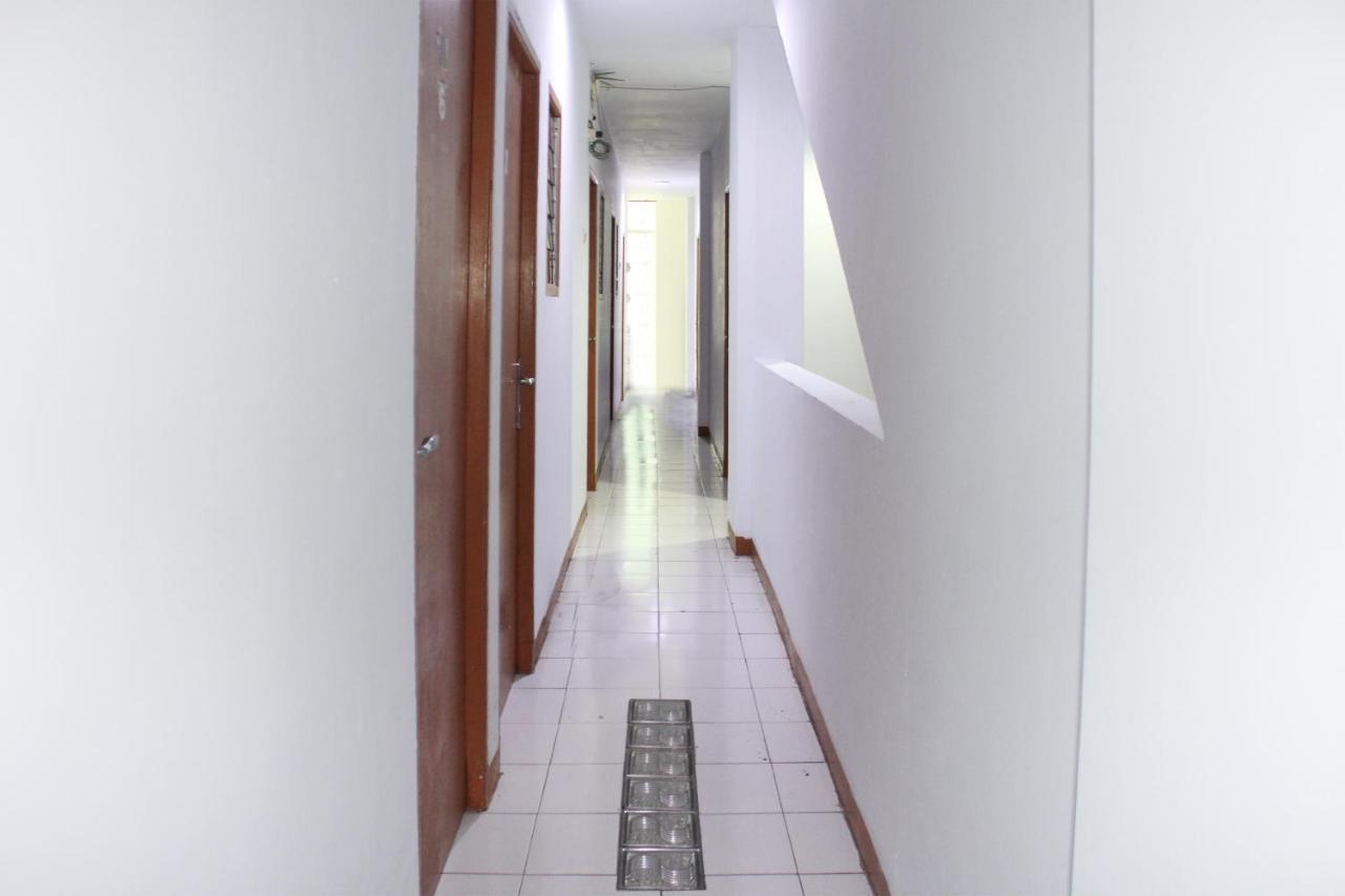 Hotel Oyo 176 Near Cideng Virgo Jakarta