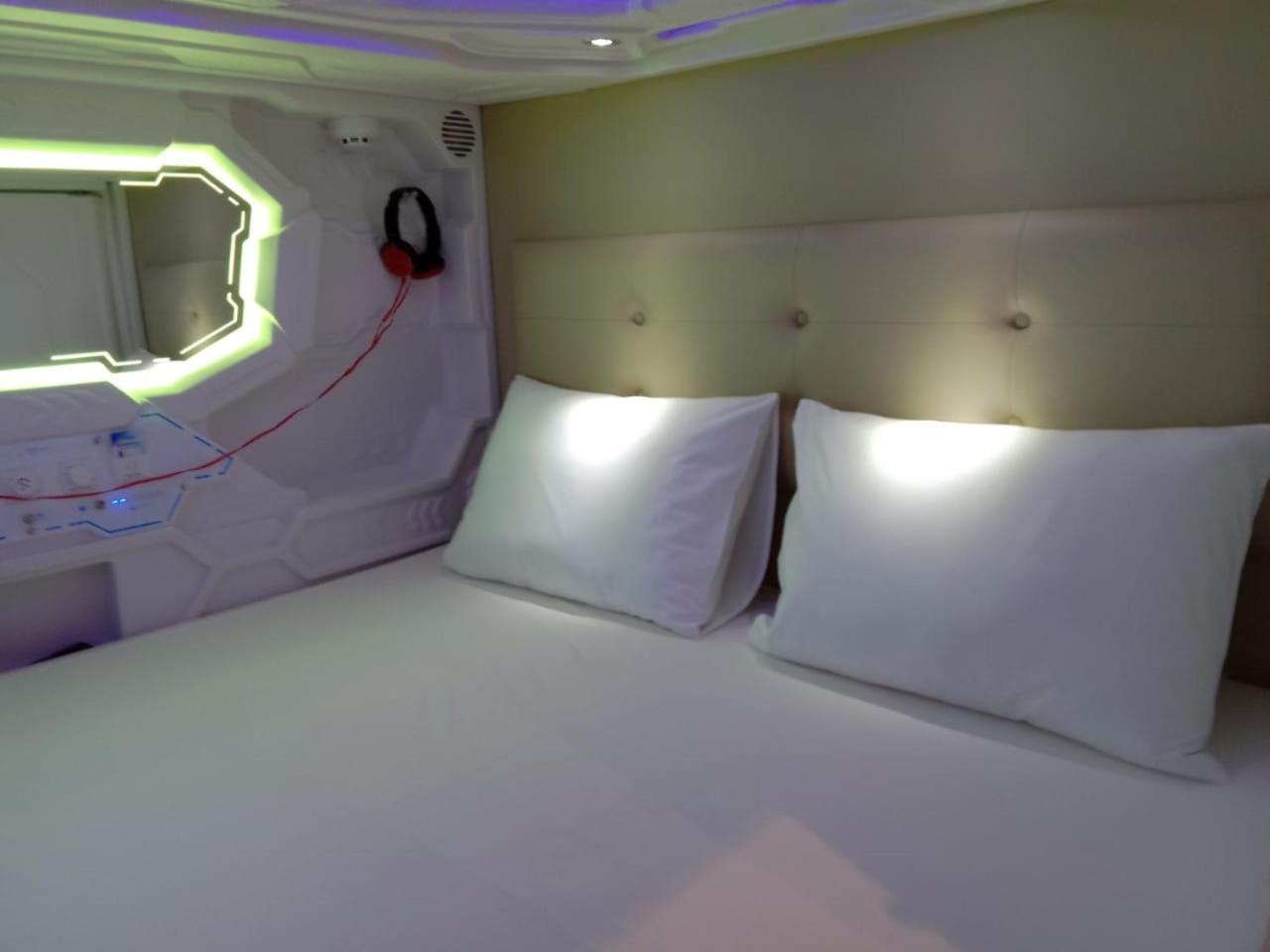 Capsule hotel Jakpod *