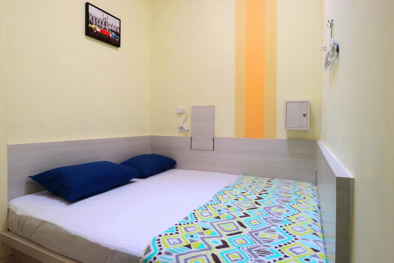 Mel's Dorm Albergue Jacarta