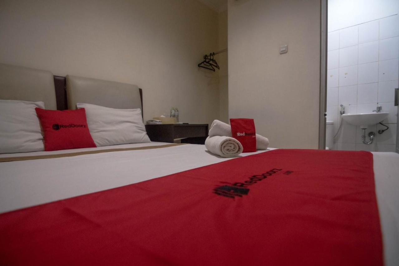 Reddoorz Near Rs Husada Guest house