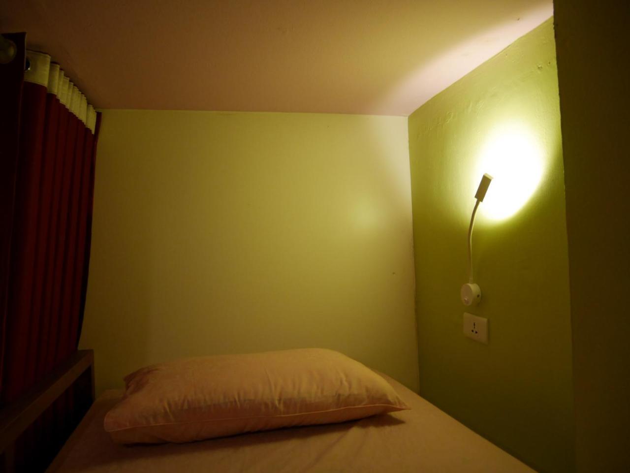 Hostel Sleepy Raccoon Jakarta