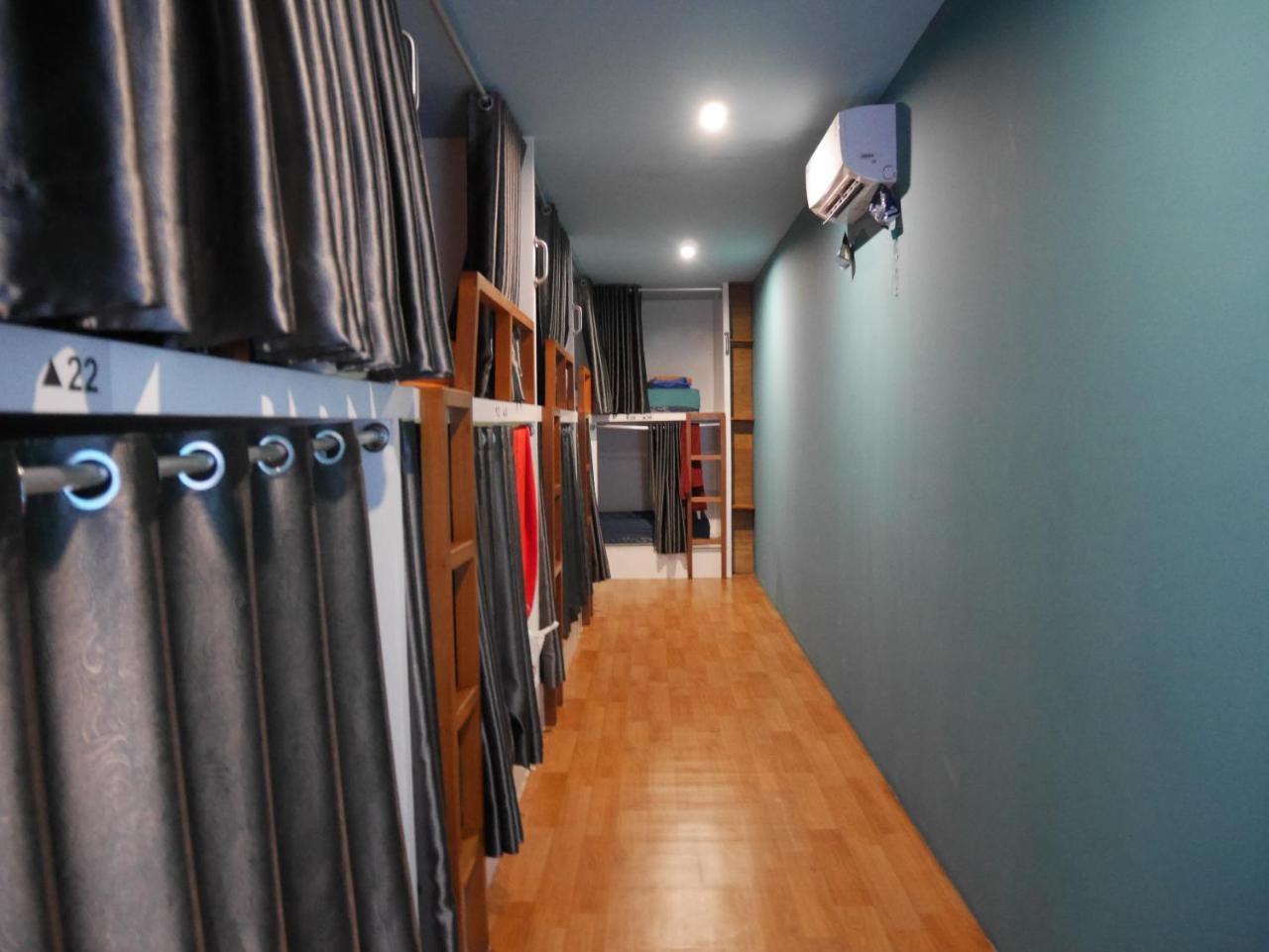 Sleepy Raccoon Hostel Jakarta