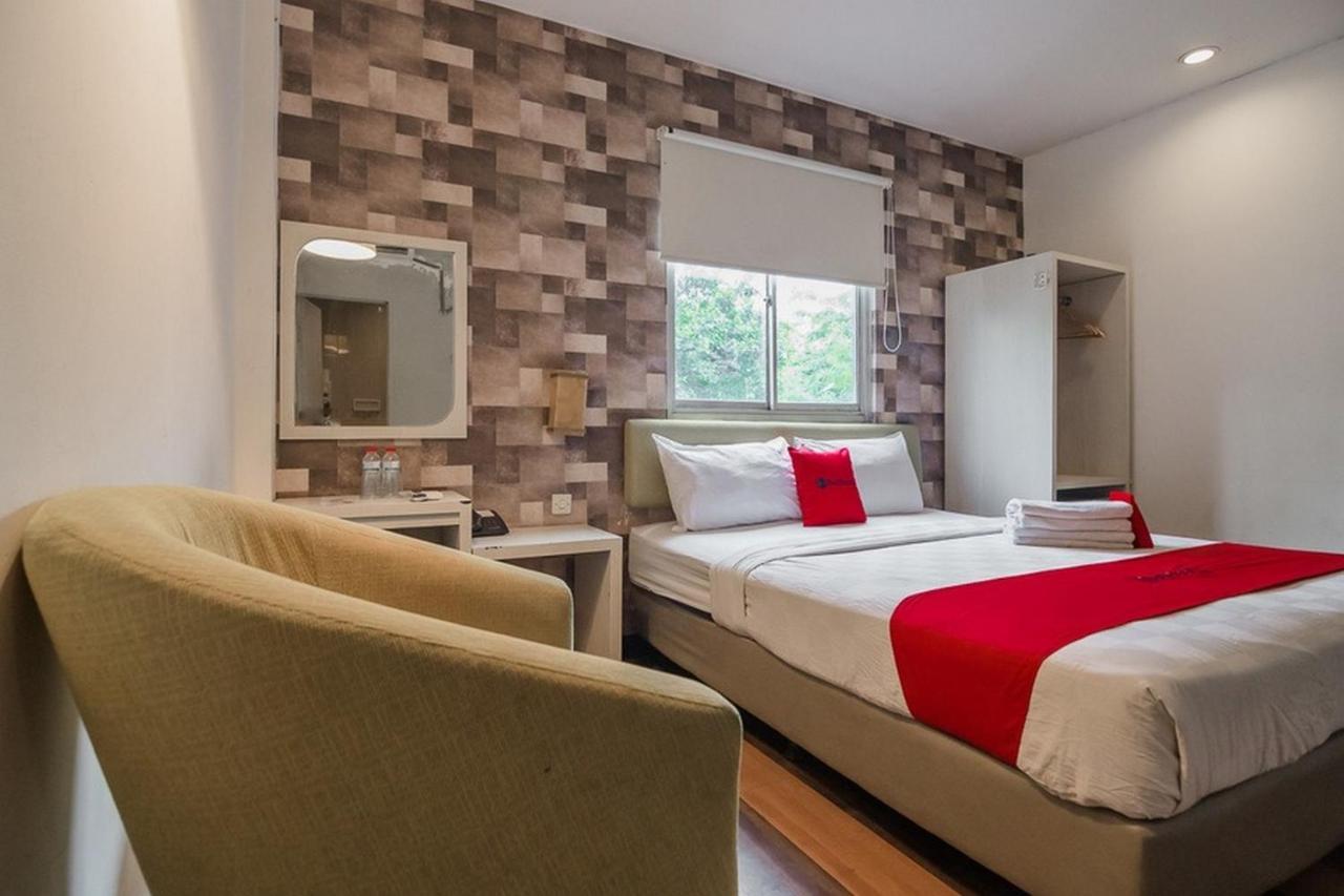 Hotel Reddoorz Near Mangga Besar Station 2 3*