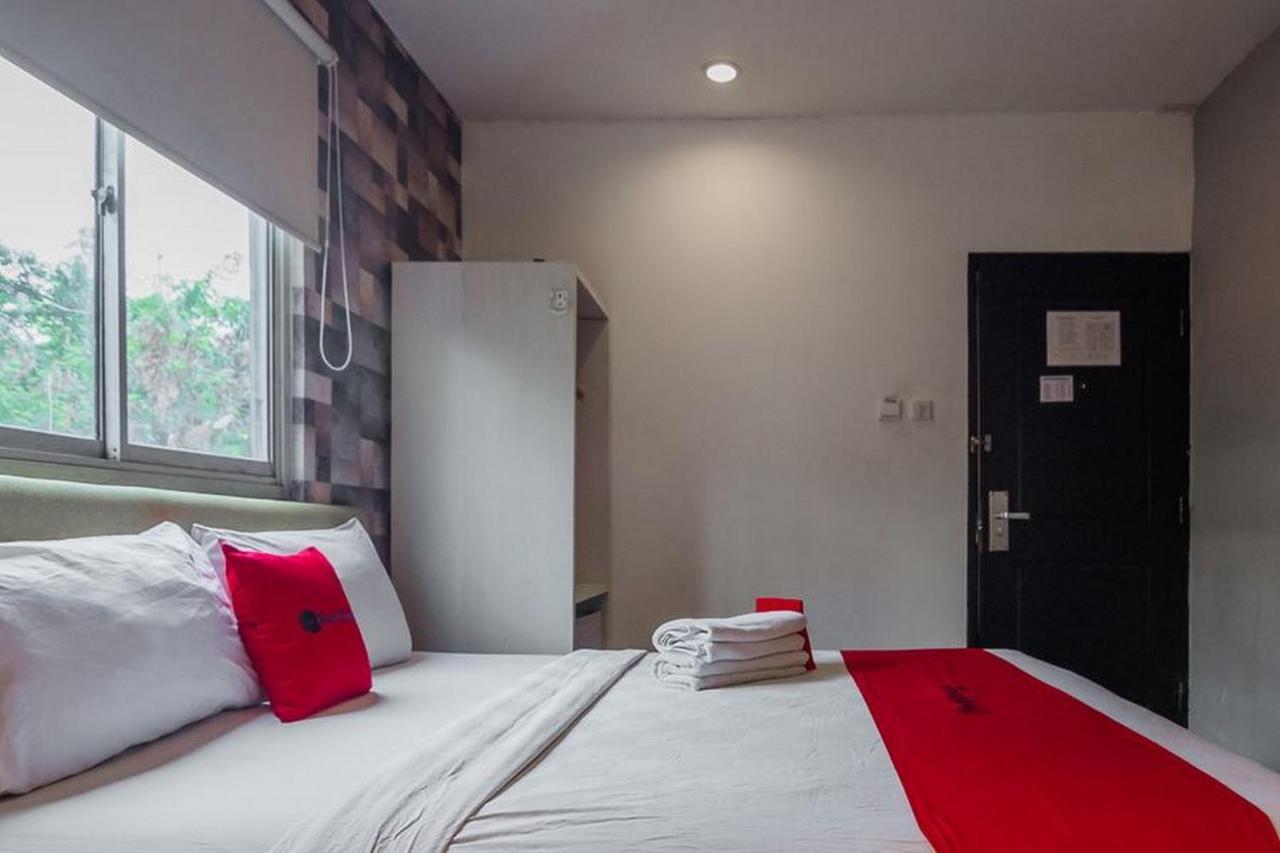 Reddoorz Near Mangga Besar Station 2 Hotel 3*