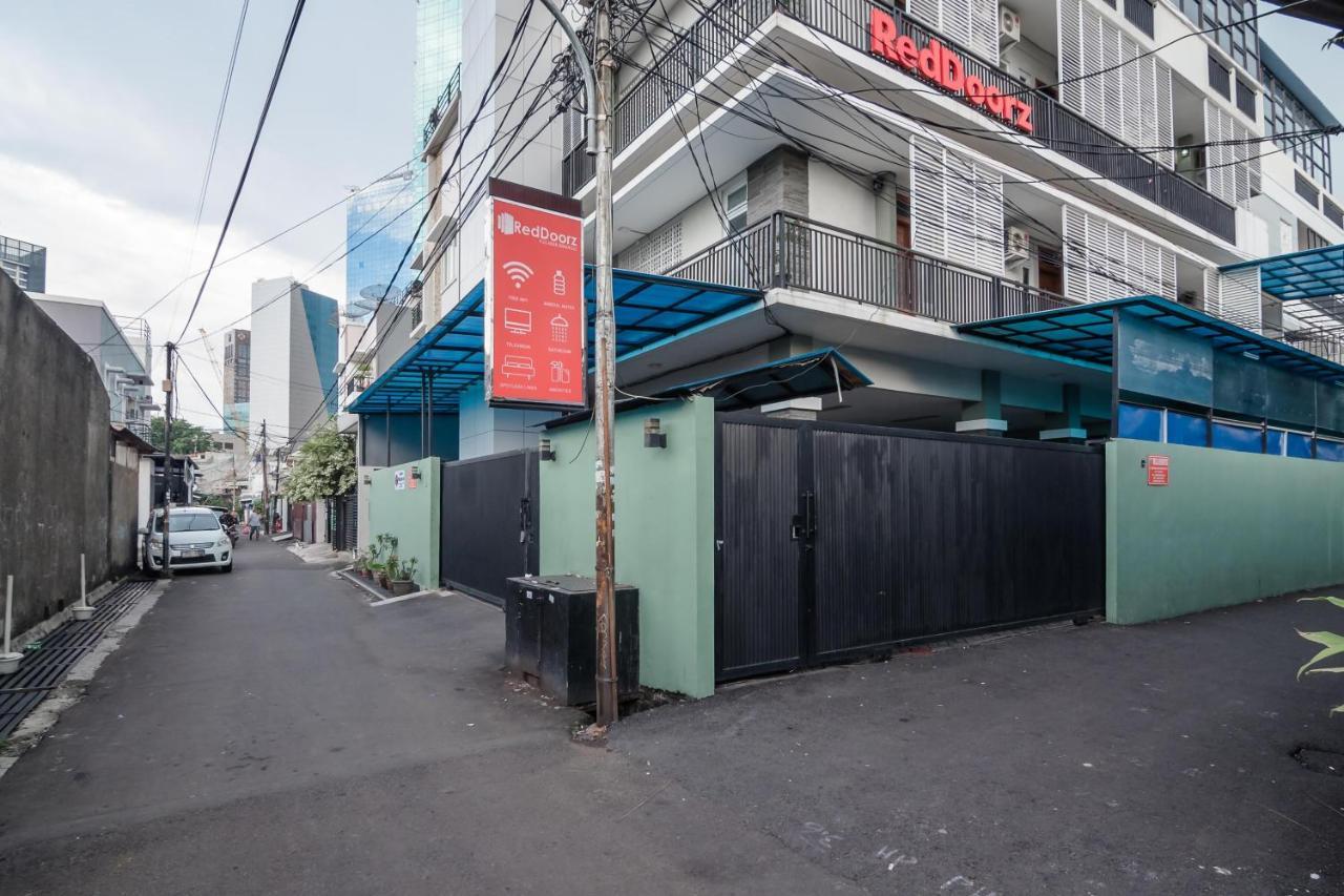 Guest house Reddoorz Near Semanggi 2*