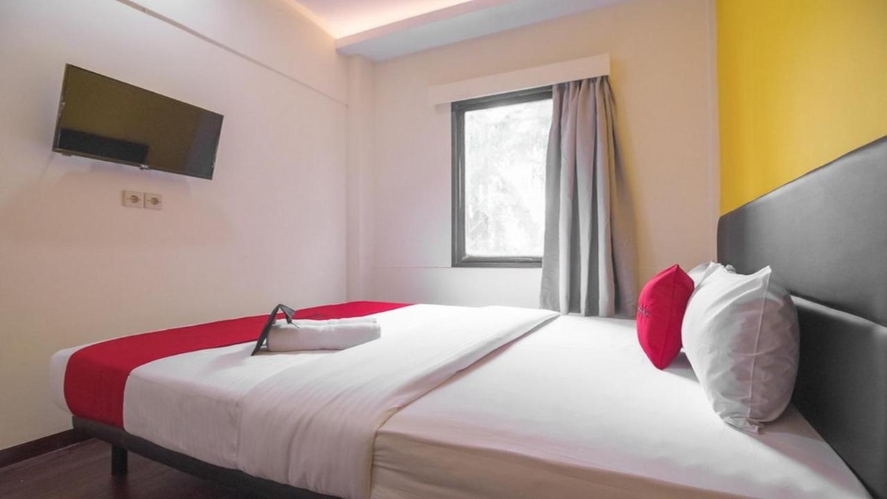 Reddoorz Near Itc Mangga Dua 2*