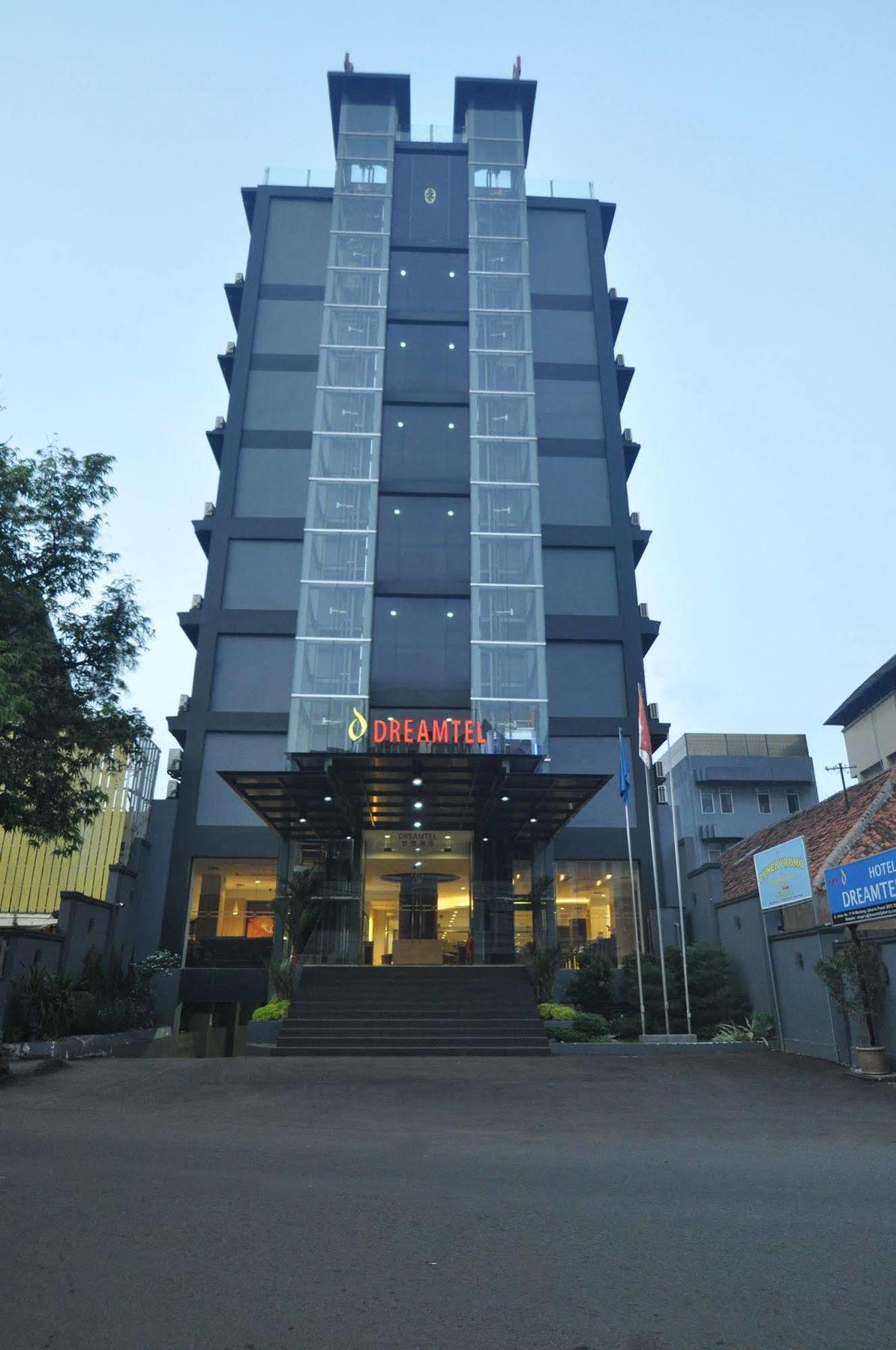 Dreamtel 3*