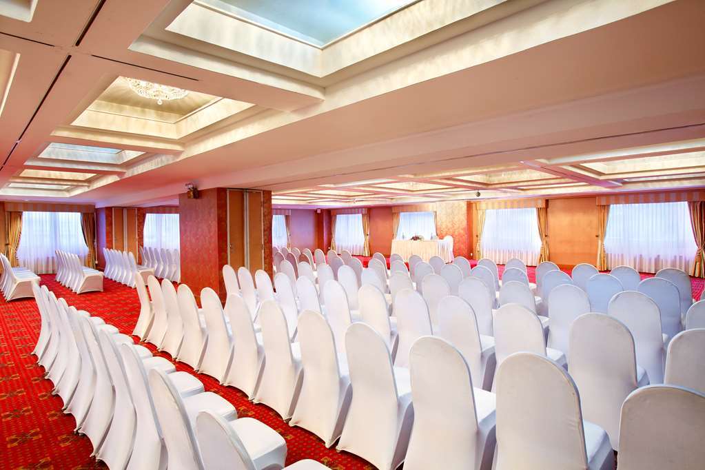 Hotel Ambhara Jakarta