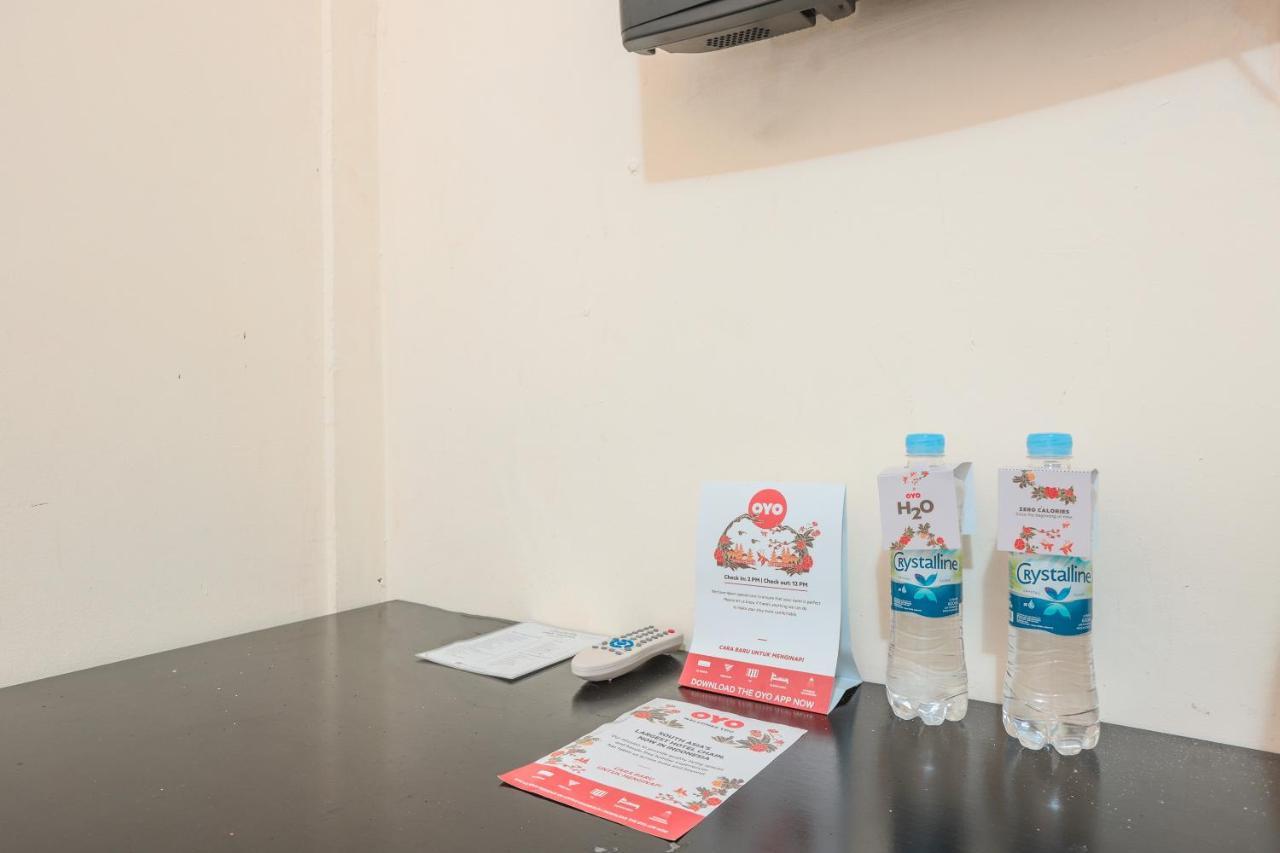 Super Oyo 122 Oekude Kost Hotel Jakarta