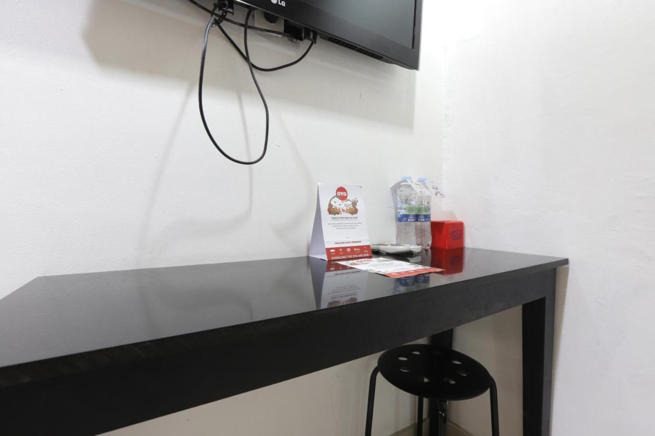 Hotel Oyo 161 Dc Utan Kayu 2*