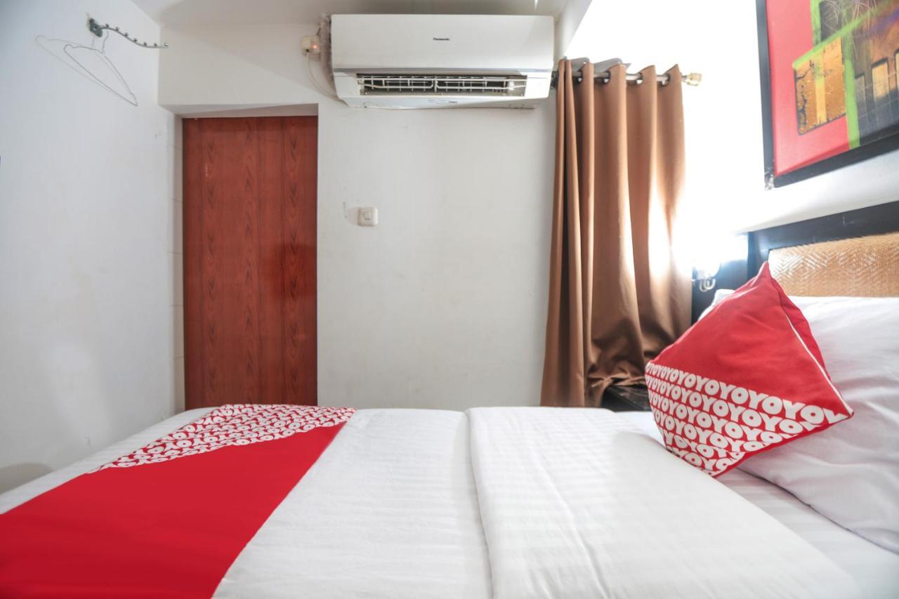 Oyo 161 Dc Utan Kayu Hotel 2*