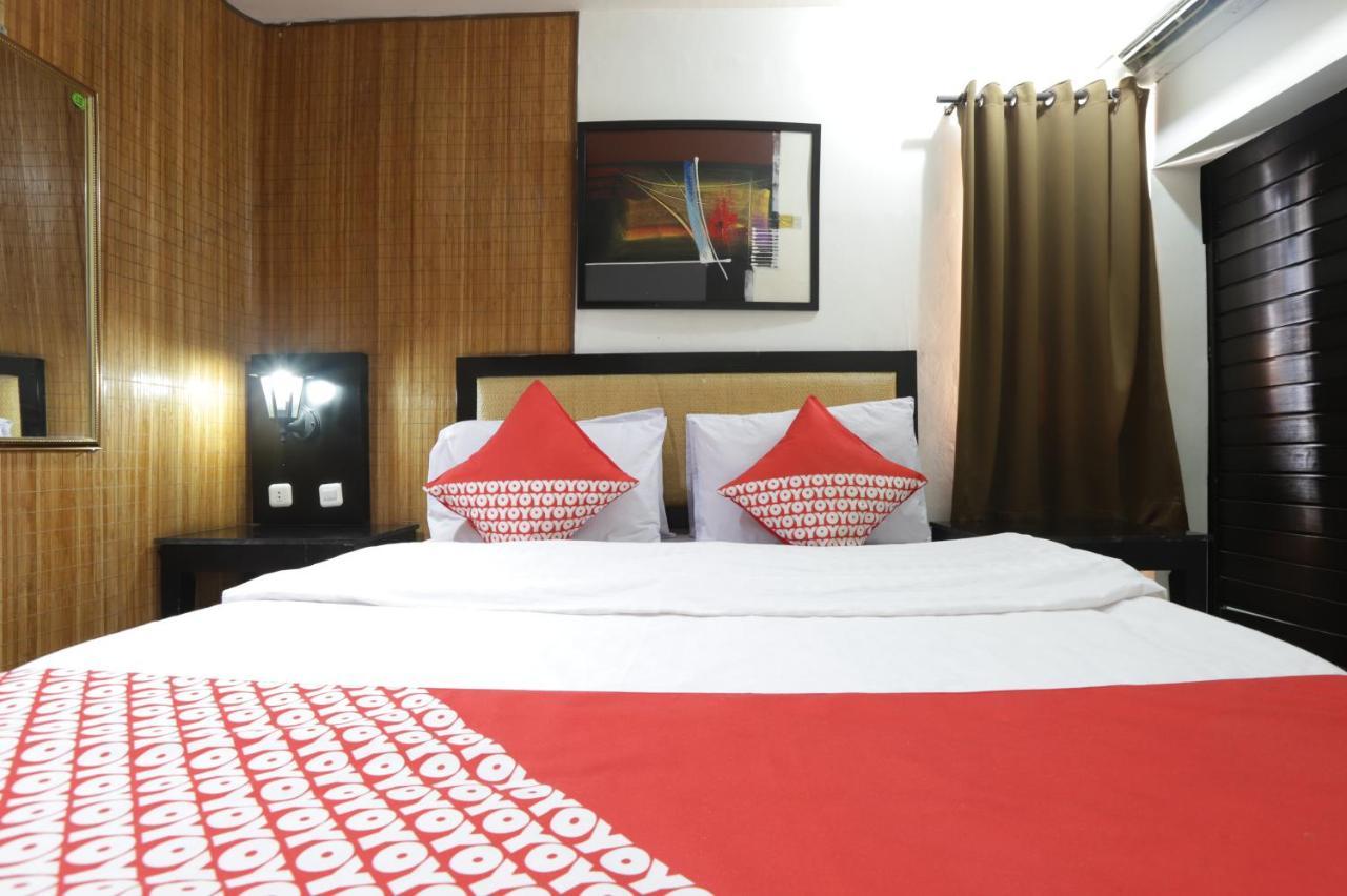 Oyo 161 Dc Utan Kayu Hotel