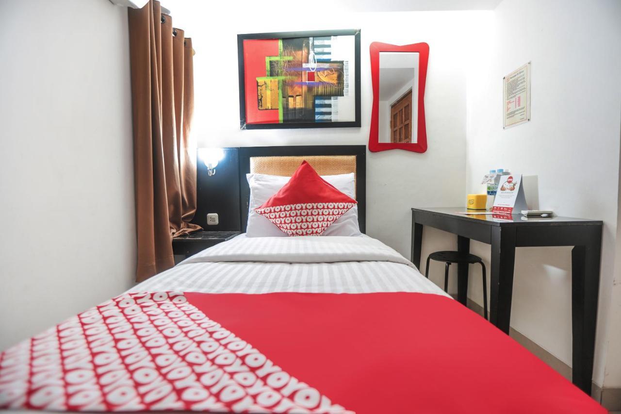 Oyo 161 Dc Utan Kayu Hotel