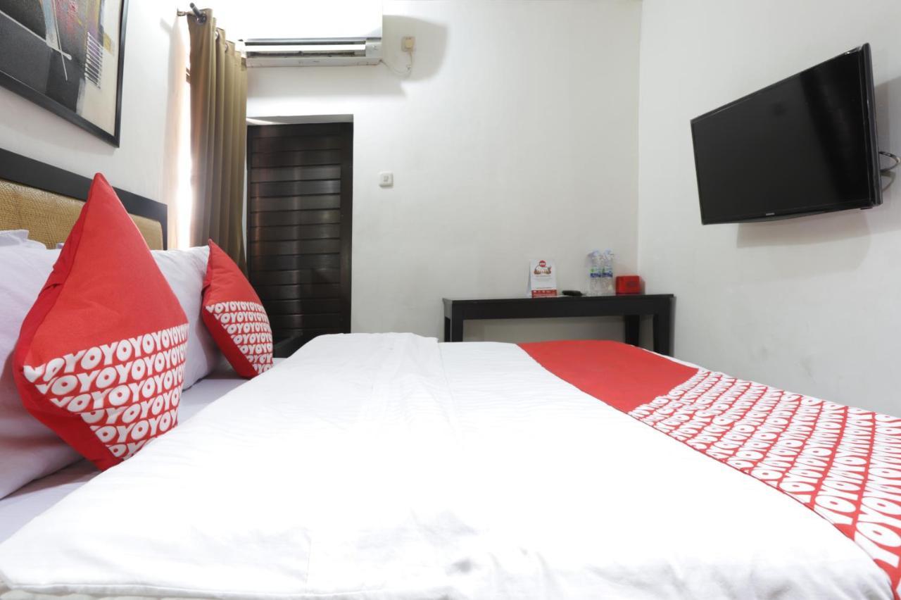 Oyo 161 Dc Utan Kayu Hotel 2*