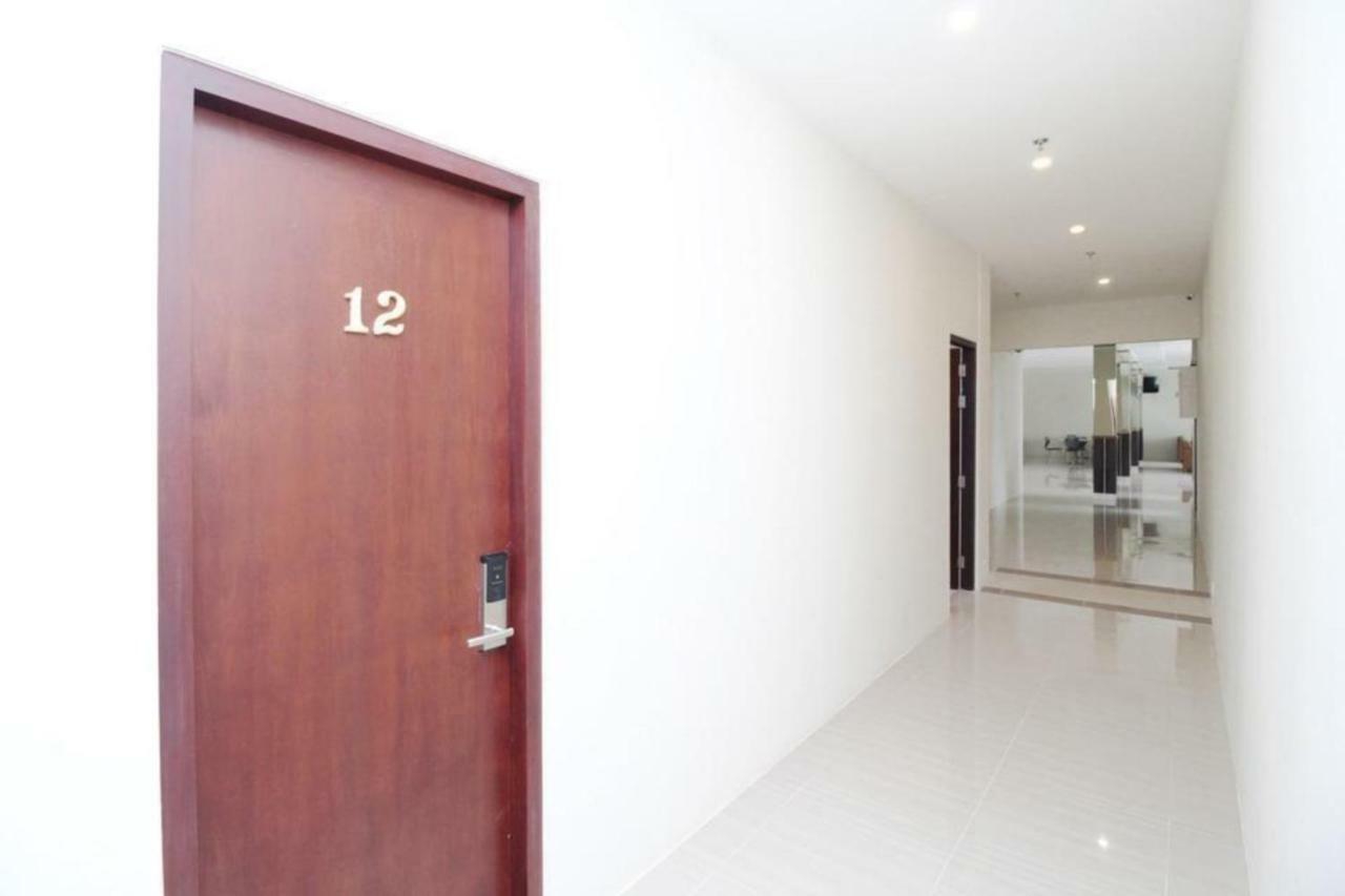6 * Jakarta