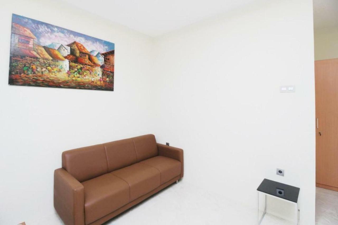6 Guest house Jakarta