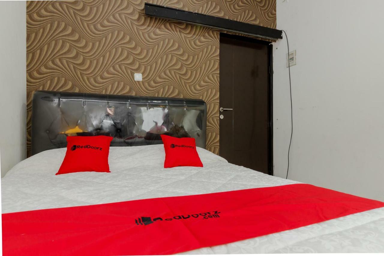 Guest house Reddoorz Syariah At Taman Bendungan Asahan Jakarta
