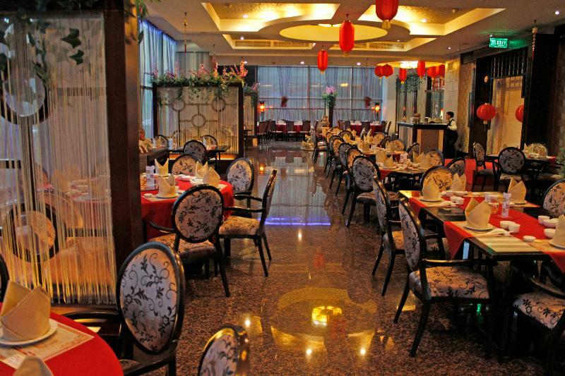 Manhattan Hotel Jakarta 5*