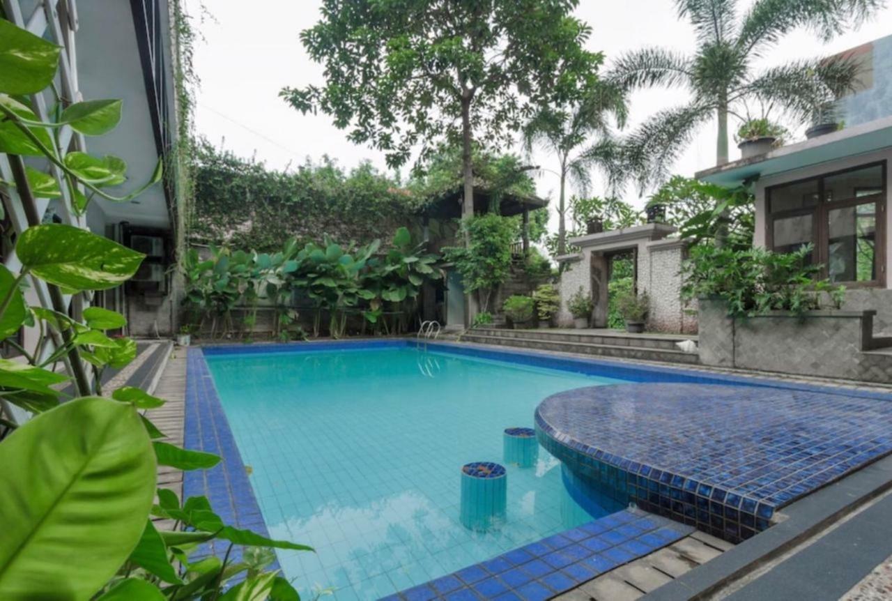 Oyo 107 Kusuma Kemang Hotel