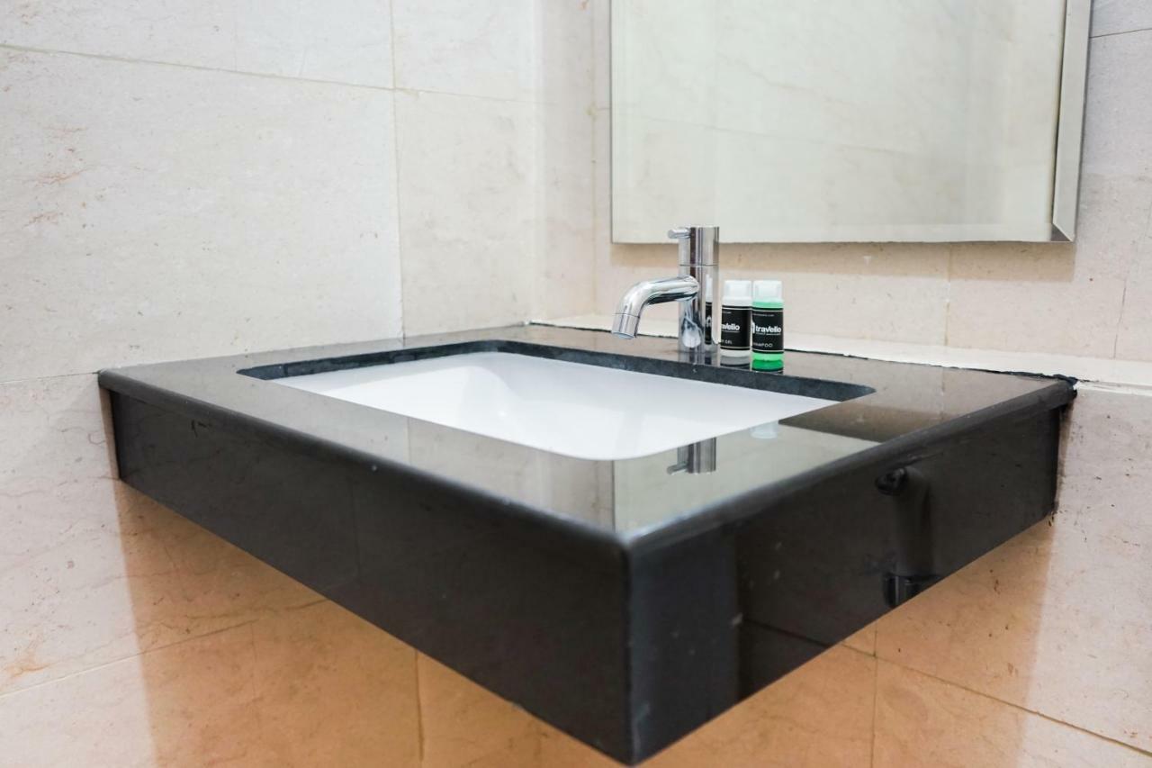 South Tower 2br At L'avenue By Travelio Jakarta