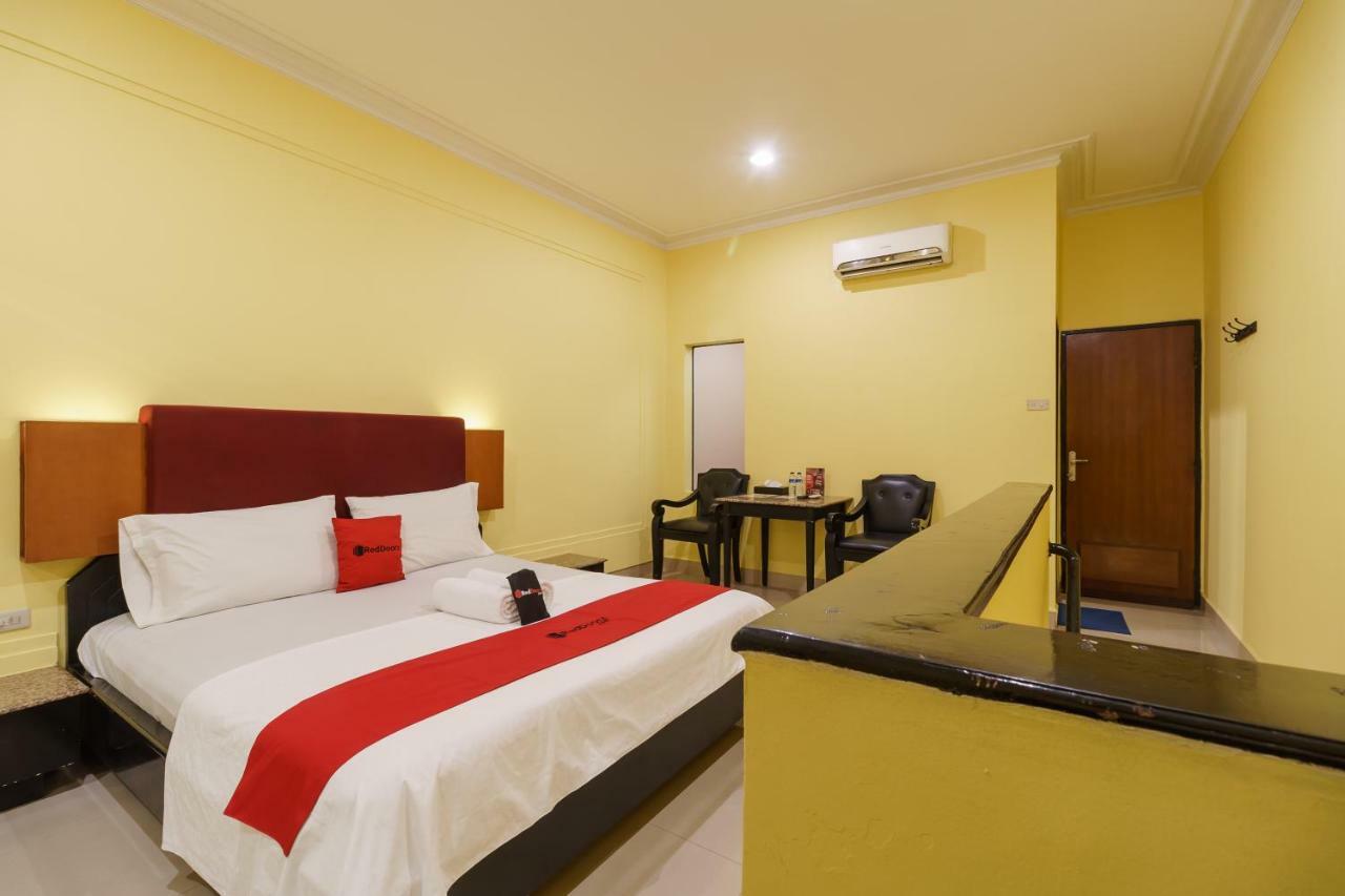 Hotel Reddoorz Near Ancol 3*