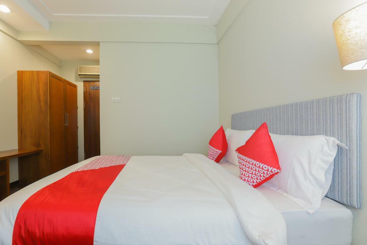 Oyo 651 Casamora Cilandak Syariah Hotel 2*