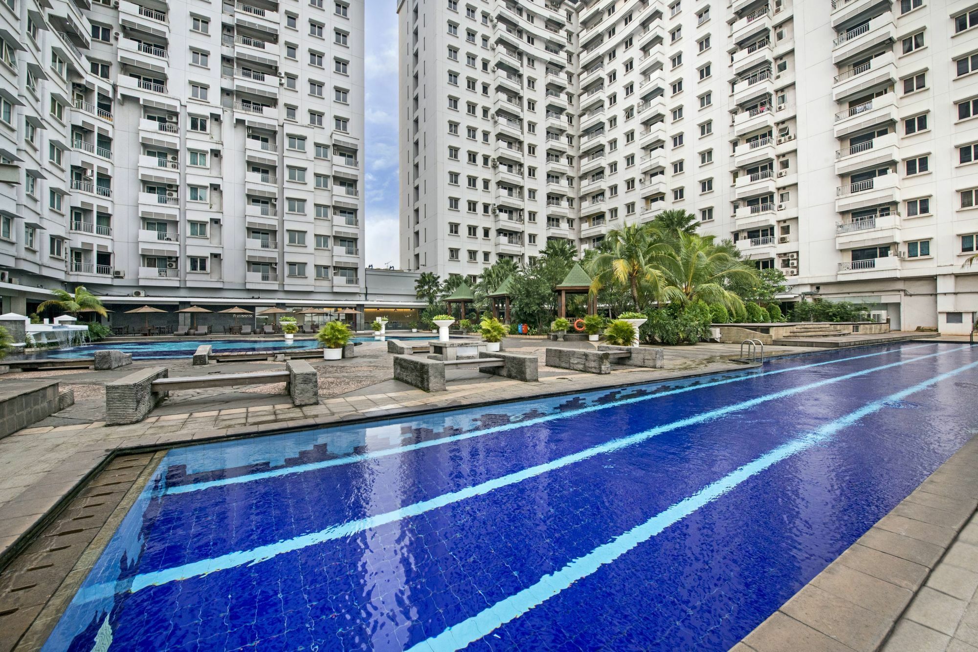 Grand Whiz Poins Simatupang Hotel