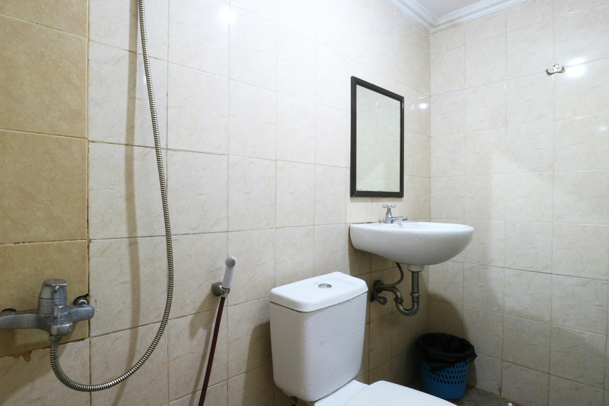 Guest house Makaliwe Jakarta