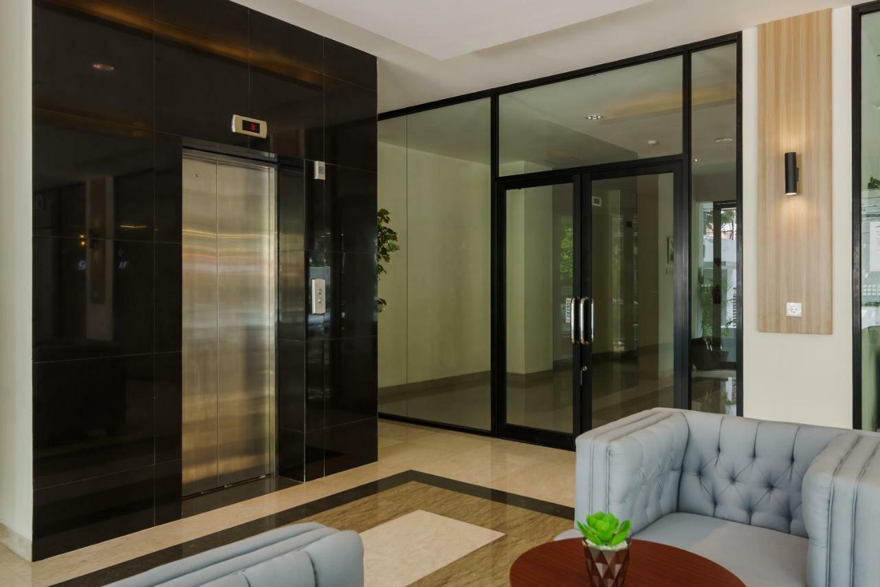 Residences By Reddoorz @ Guntur Raya Setiabudi Nhà khách Jakarta