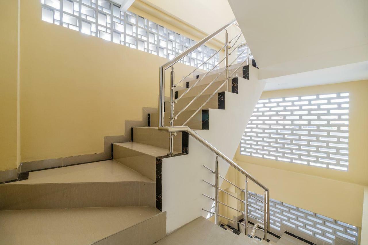 Nhà khách Reddoorz Near Plaza Atrium Senen