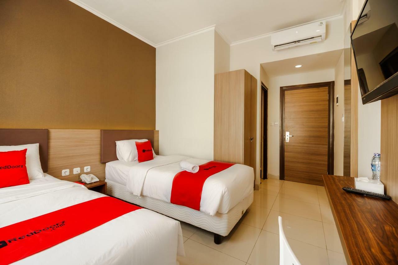 Reddoorz Near Lippo Mall Kemang 2 Guest house Jakarta