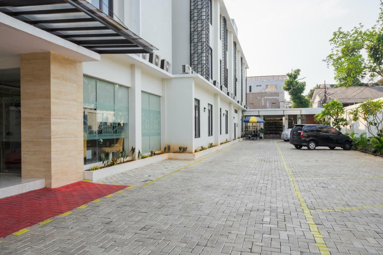 Reddoorz Near Lippo Mall Kemang 2
