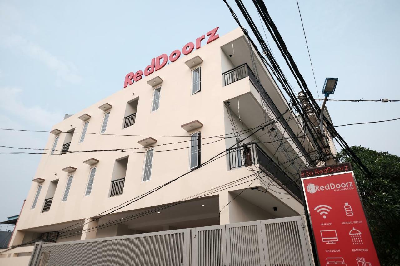 Reddoorz Near Taman Palem