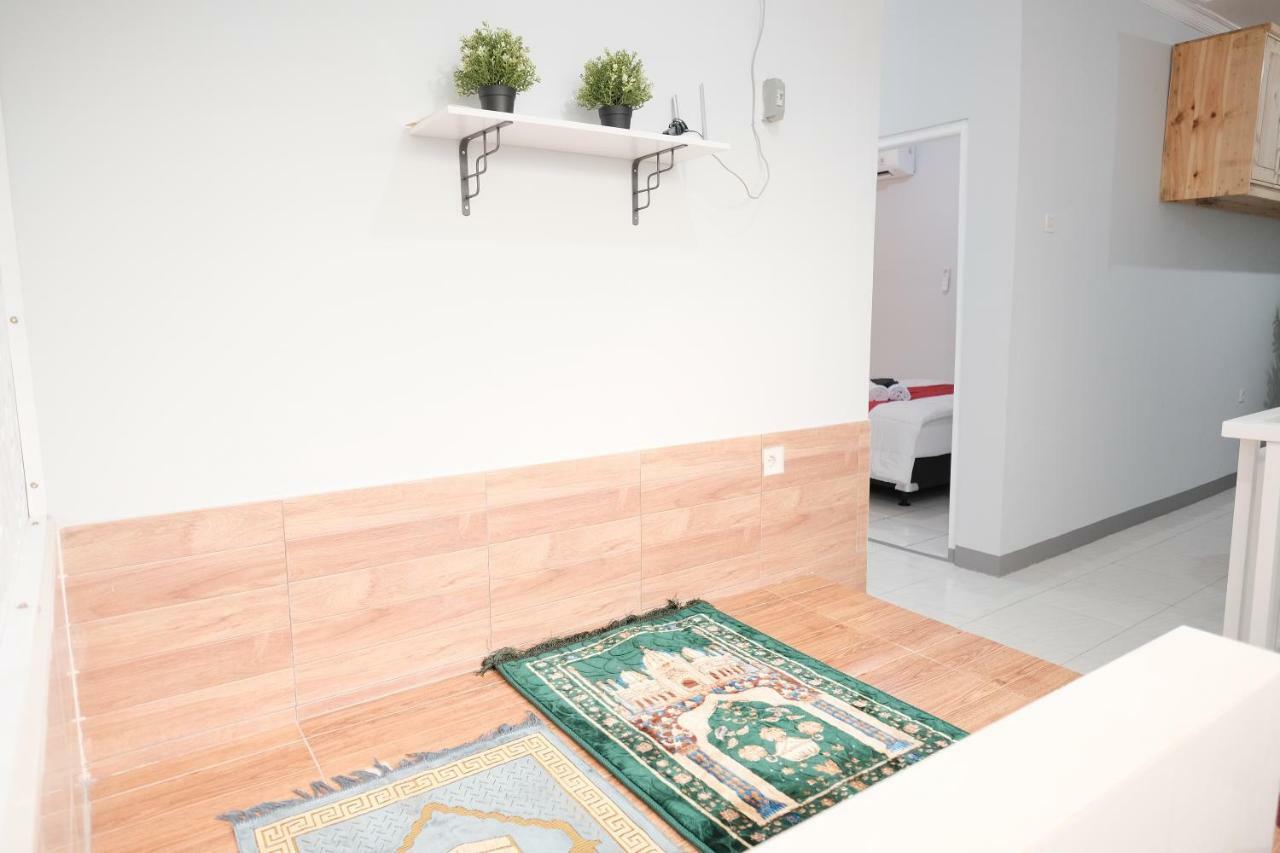 Reddoorz Syariah Near Siloam Hospital Kebon Jeruk Guest house Jakarta