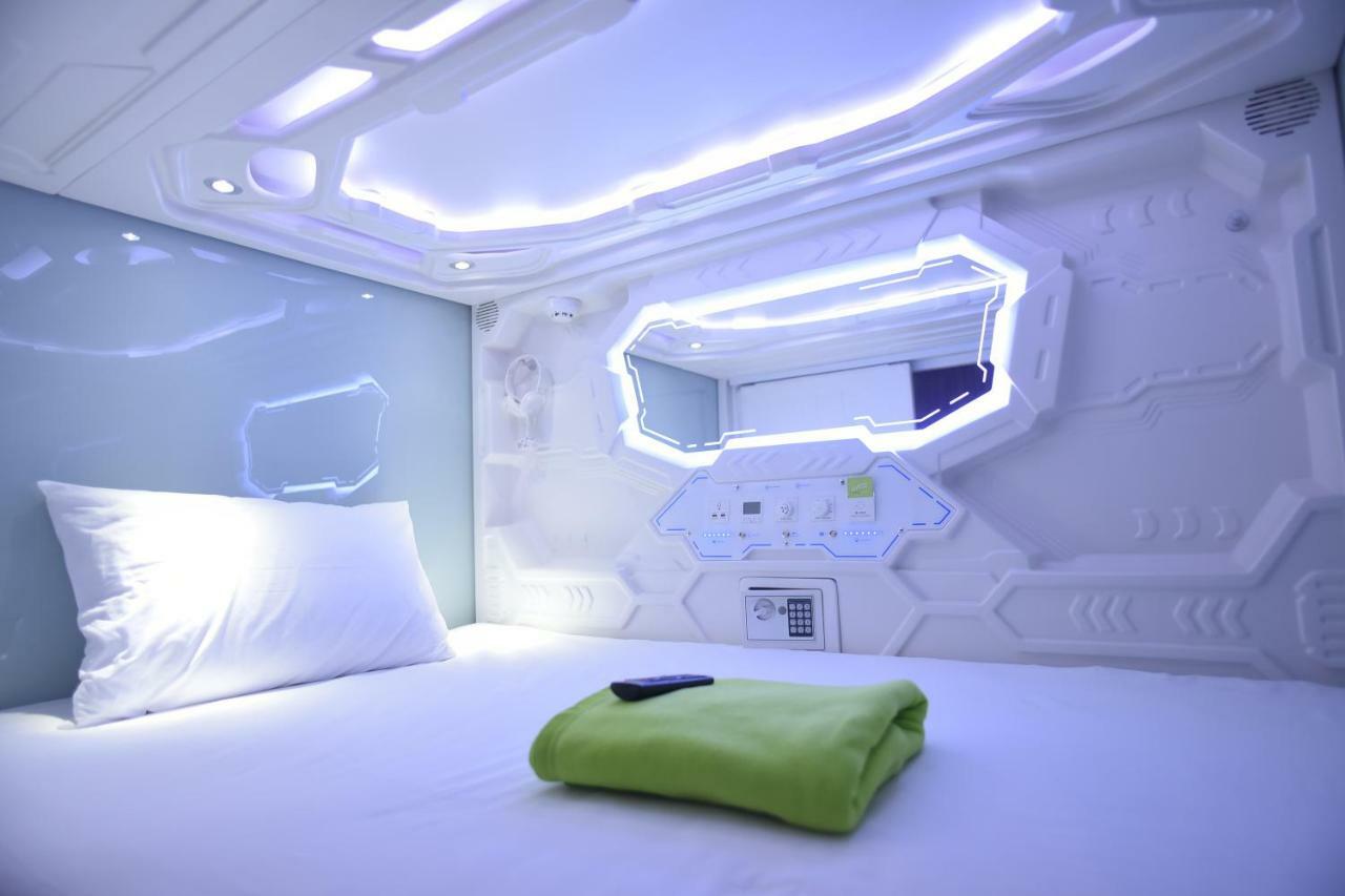 Hotel Whiz Capsule Thamrin Jakarta