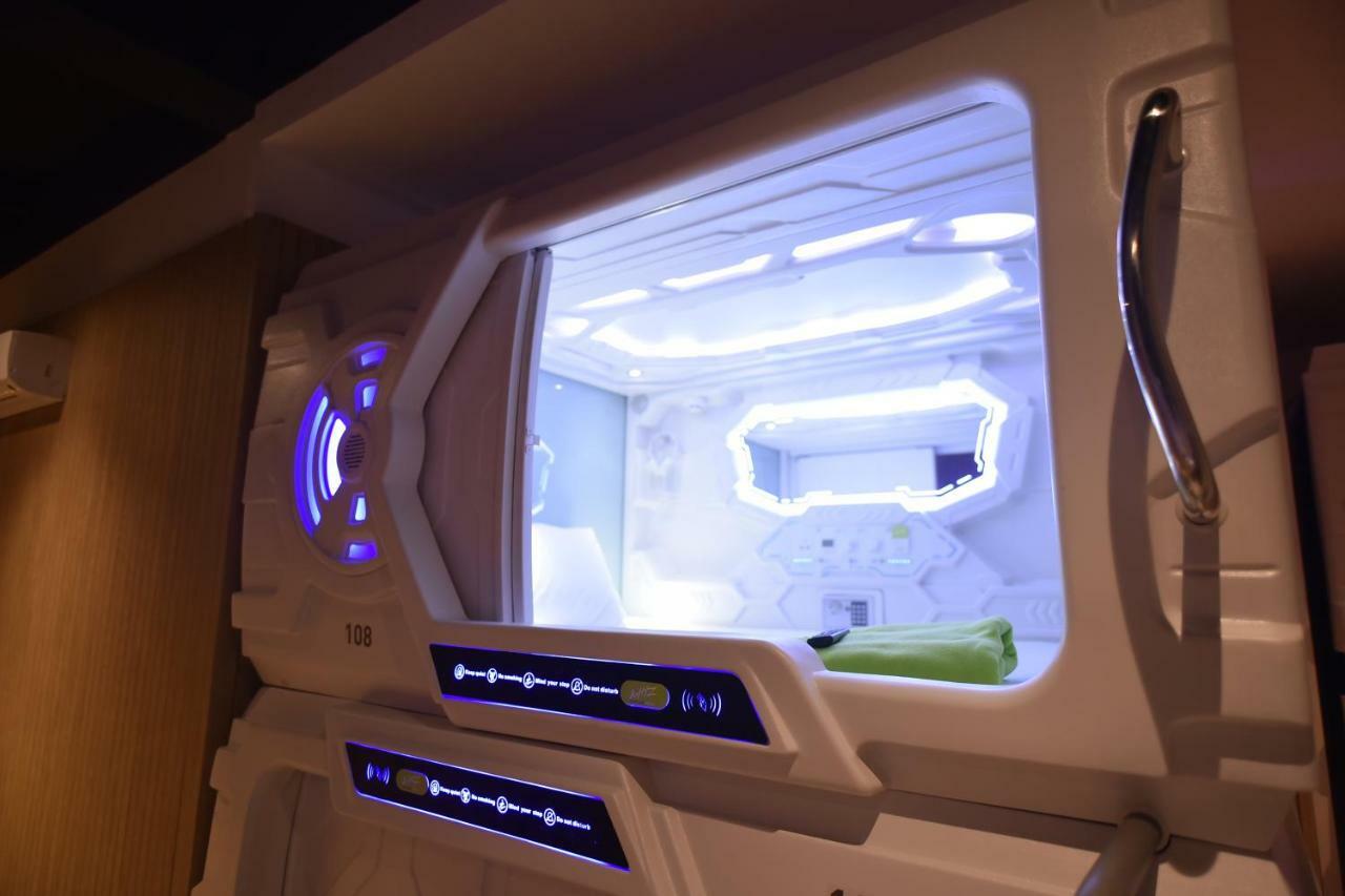 Hotel Whiz Capsule Thamrin Jakarta