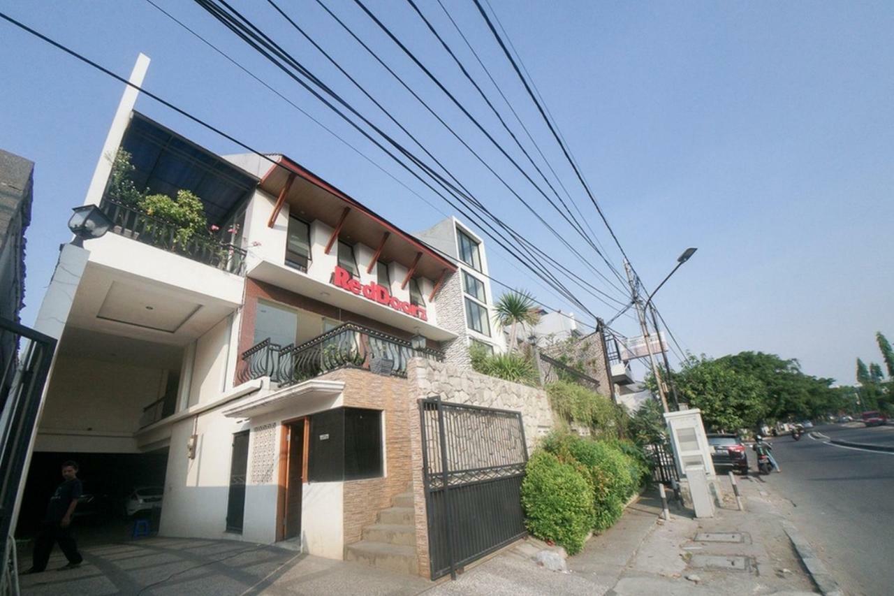 Reddoorz Near Pramuka Square Mall Guest house 3*
