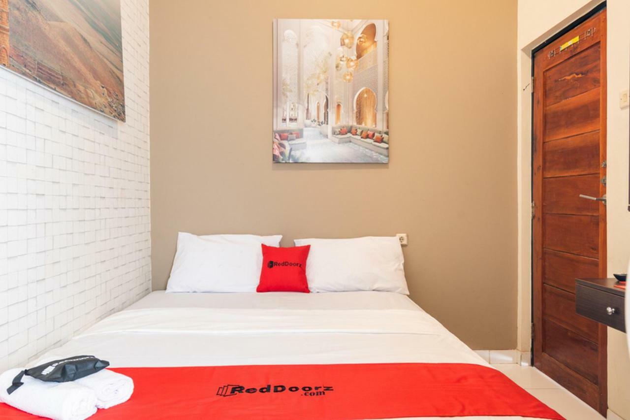 Reddoorz Near Hayam Wuruk 2 Guest house
