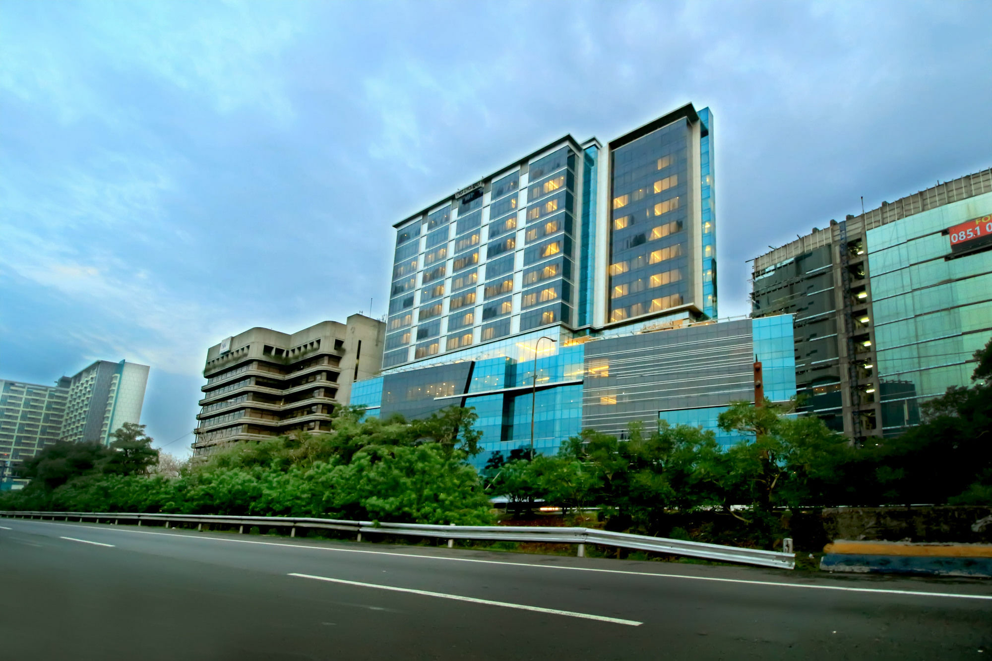 Khách sạn Vasaka Managed By Dafam Jakarta