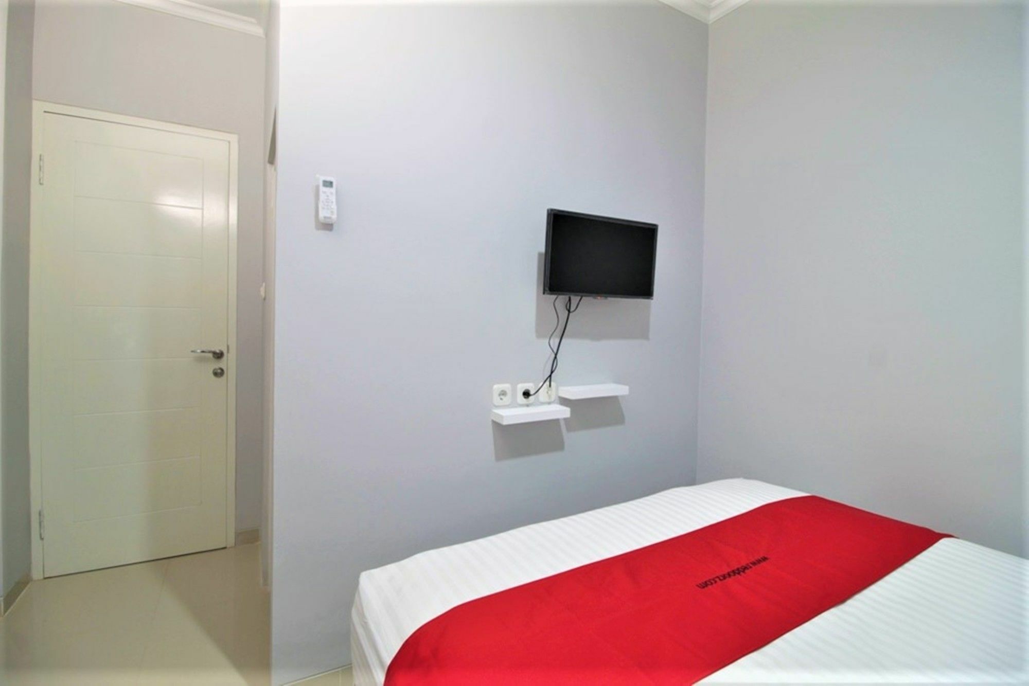 Reddoorz @ Meruya Selatan Guest house Jakarta